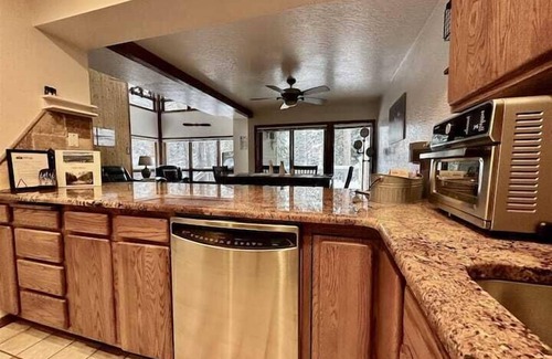 McCall Cabina | Aviators Located on the Golf Course, A/C, Ext Deck & BBQ, Aviators Albatross on the greens