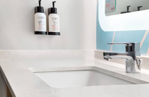 Larkwood Hotel | avid hotel Nashville Airport by IHG