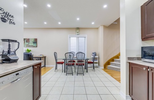 Lakeview Casa | AVID Vacation Palace in Castlemore,Brampton