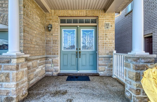 Lakeview Casa | AVID Vacation Palace in Castlemore,Brampton