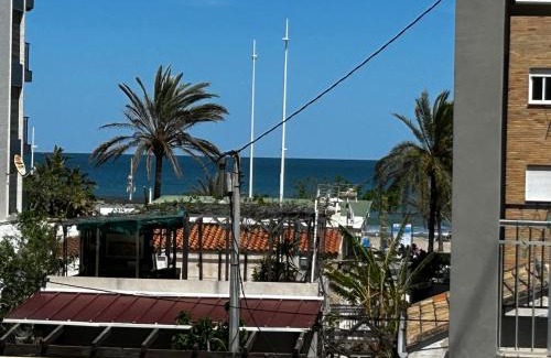 Grao de Gandia Apartamento | Avocado Gandia Playa 100 m de la playa con vistas al mar para 8 personas!