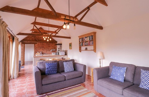 Dunwich Cabaña | AVOCET COTTAGE, pet friendly, character holiday cottage in Westleton