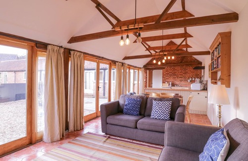 Dunwich Cabaña | AVOCET COTTAGE, pet friendly, character holiday cottage in Westleton