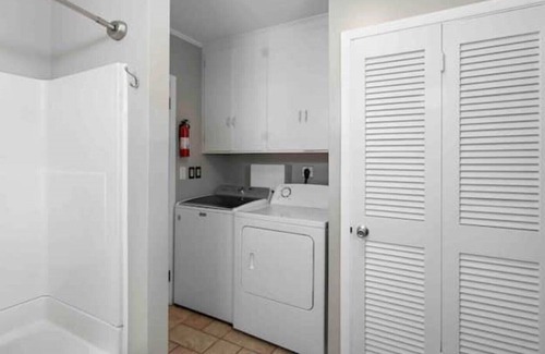 Avon Lake Casa | Avon Lake Getaway