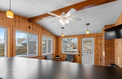 Avon Lake Casa | Avon Lake Getaway