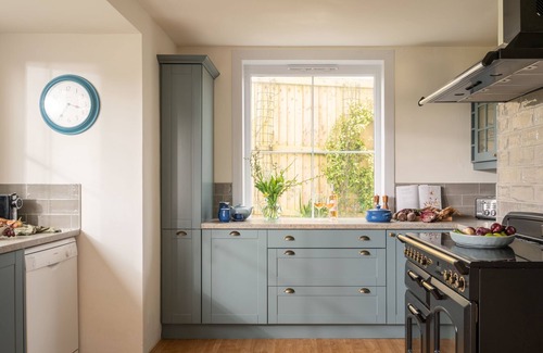 Thurlestone Casa | Avon Rock - a house that sleeps 8 guests in 4 bedrooms