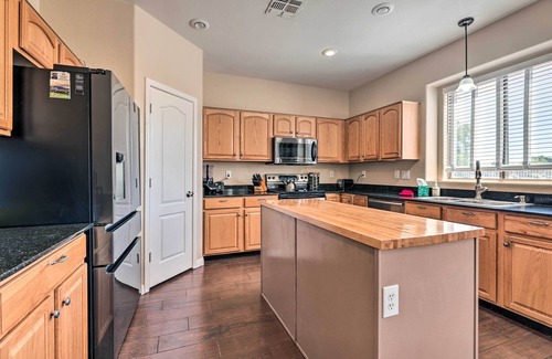Crystal Gardens Casa | Avondale Abode: Pool, Lake Views & On-Site Fishing