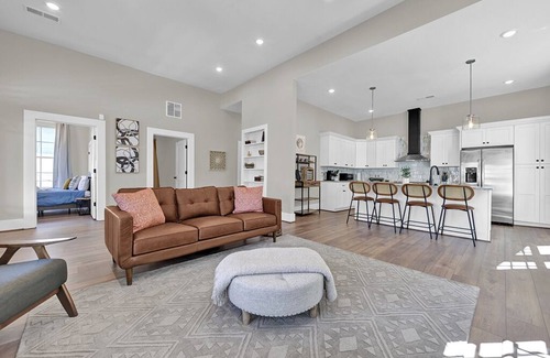 Forest Park Casa | Avondale Charmer-Comfort & Style