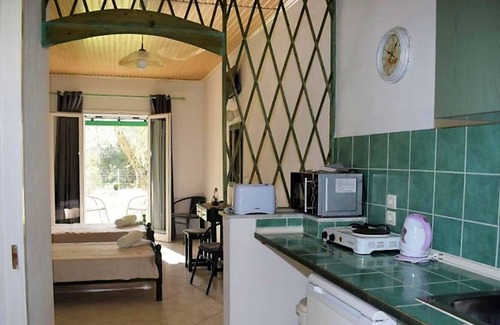 Kavos Apartamento | Avonlea Garden Studio A1