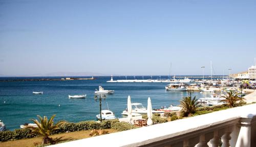 Tinos Hotel | Avra Hotel