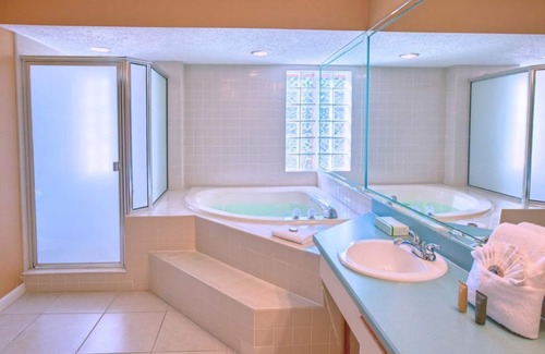 Palm Coast Hotel | Awaiting Adventure! Painters Hill Beach, Peaceful Accomodation w/ Kitchen!