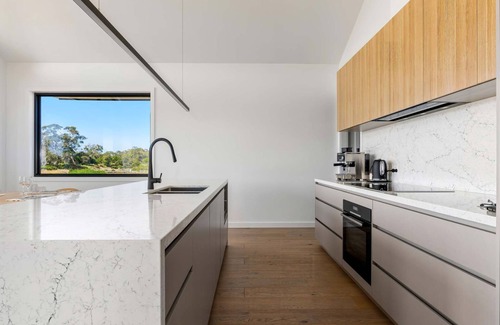 Inverloch Casa | Awakening Broadbeach - Wifi, linen