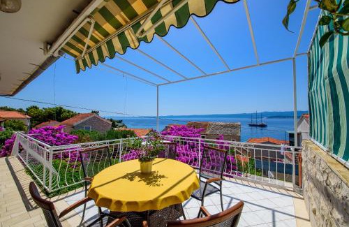 Bol Apartamento | Award winning Garden Apartment with large Terrace and amazing Seaview