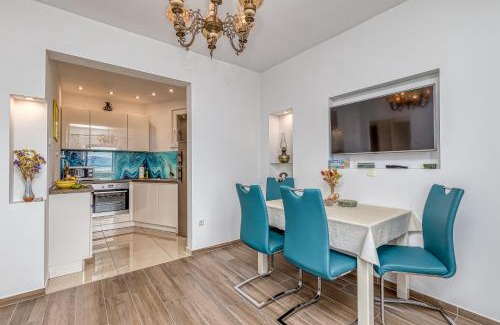 Bol Apartamento | Award winning Garden Apartment with large Terrace and amazing Seaview