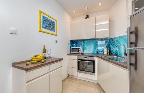 Bol Apartamento | Award winning Garden Apartment with large Terrace and amazing Seaview