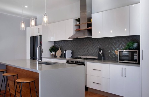 Daylesford Casa | Away- an architecturally designed gem, great location!