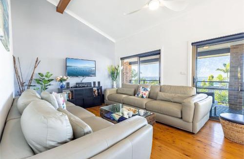 Nelson Bay Casa | Away Nelson Bay, 29 Wollomi Ave - Spacious family home with water views, pet friendly, Wifi & aircon