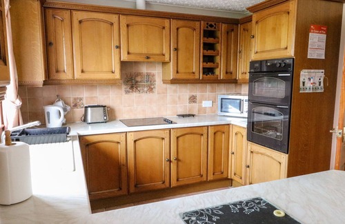 Rhosybol Casa | AWEL Y DDOL, pet friendly, character holiday cottage in Rhosybol