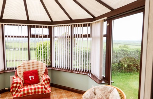 Rhosybol Casa | AWEL Y DDOL, pet friendly, character holiday cottage in Rhosybol