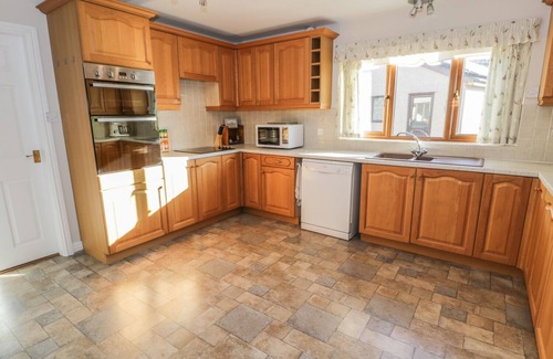 Llanfair Cabaña | Awel Y Llan, LLANFAIR