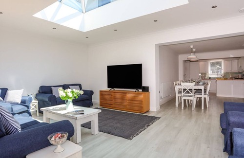 Edern Cabaña | AWEL Y MOR, pet friendly, character holiday cottage in Morfa Nefyn