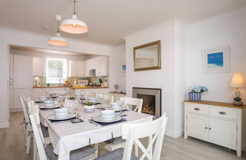 Edern Cabaña | AWEL Y MOR, pet friendly, character holiday cottage in Morfa Nefyn