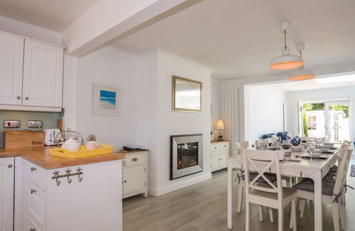 Edern Cabaña | AWEL Y MOR, pet friendly, character holiday cottage in Morfa Nefyn