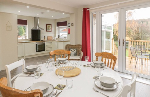 Rhos on Sea Cabaña | AWELON, pet friendly, country holiday cottage in Rhos-On-Sea