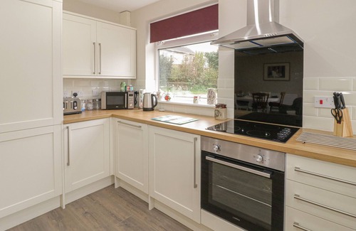 Rhos on Sea Cabaña | AWELON, pet friendly, country holiday cottage in Rhos-On-Sea
