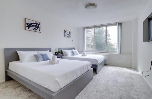 Aurora Highlands Apartamento | Awesome 1 BR Apt + Den At Crystal City With Gym