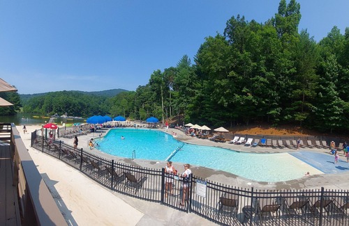 Big Canoe Villa | Awesome 2 Bedroom Chalet With Loft Sleeps 8 Max At Beautiful Big Canoe, GA.
