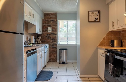 Fort Smith Casa | Awesome 2-bedroom townhome in Fort Smith with AC, WiFi and 2 parking spots.