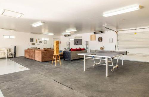 Mesa Casa | Awesome 5BR, 4BA, Pool, HotTub, Patio, Office