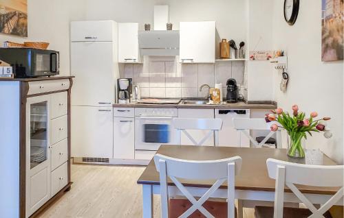 Hohen Wieschendorf Apartamento | Awesome Apartment In Hohen Wieschendorf