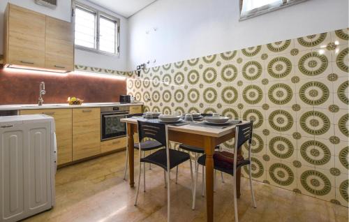 Chiaramonte Gulfi Apartamento | Awesome Apartment In Chiaramonte Gulfi