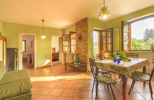 Monforte d'Alba Apartamento | Impresionante piso en Monforte.