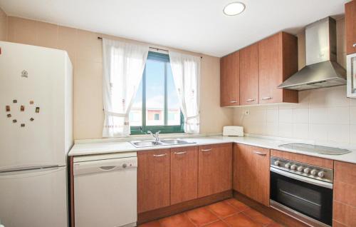 L Almadrava Apartamento | Awesome Apartment In L'ametlla De Mar