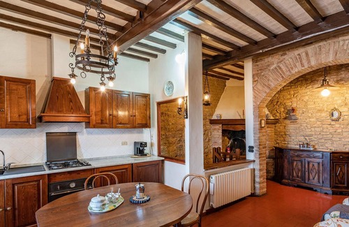 San Gimignano City Centre Apartamento | Awesome Apartment in San Gimignano With 2 Bedrooms and Wifi