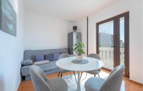 Bibinje Apartamento | Awesome Apartment In Bibinje With Wifi