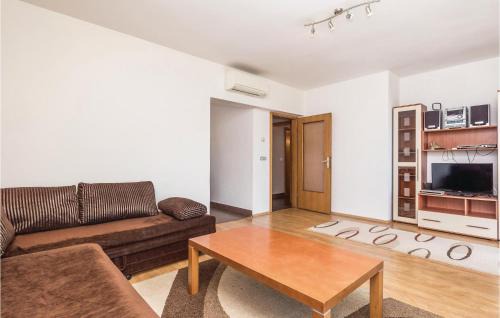 Brsec Apartamento | Awesome Apartment In Brsec With Wifi
