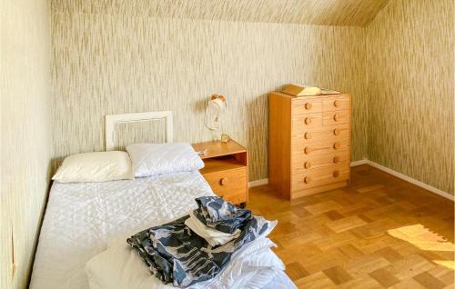 Oskarshamn Municipality Apartamento | Awesome Apartment In Fårbo With Wifi
