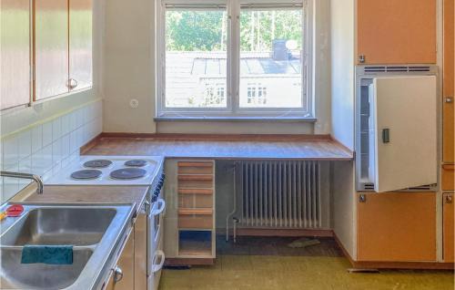 Oskarshamn Municipality Apartamento | Awesome Apartment In Fårbo With Wifi