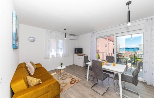 Kastel Kambelovac Apartamento | Awesome Apartment In Kastel Kambelovac