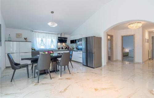 Kastel Apartamento | Awesome apartment in Kastel with 2 Bedrooms and WiFi