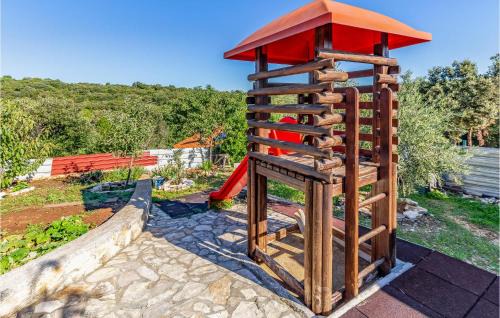 Kavran Apartamento | Awesome Apartment In Kavran With Wifi