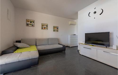 Kustici Apartamento | Awesome Apartment In Kustici, Novalja