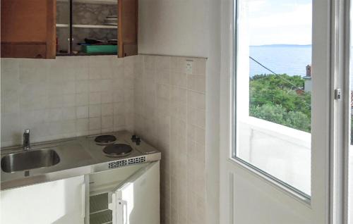 Martinscica Apartamento | Awesome Apartment In Martinscica With Kitchen