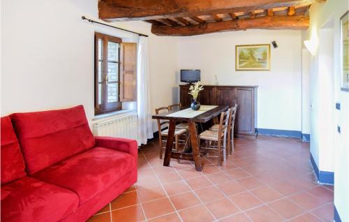 Collesanto Apartamento | Awesome Apartment In Magione With Wifi