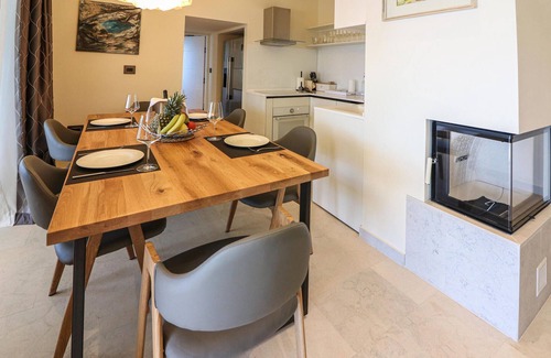 Volosko Apartamento | Impresionante apartamento en Opatija.