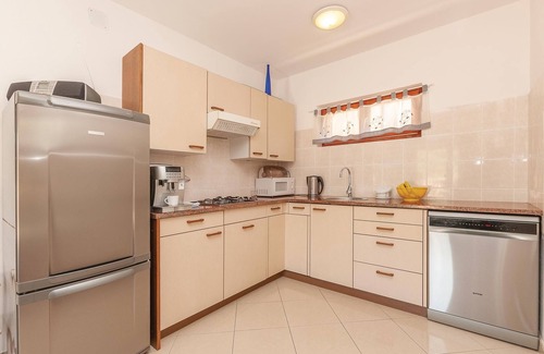 Pirovac Apartamento | Impresionante apartamento en Pirovac.